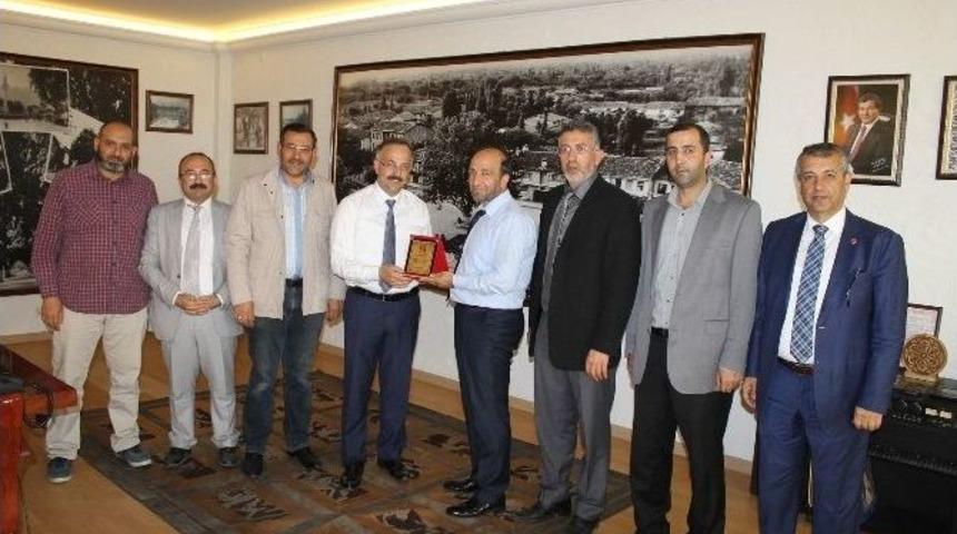 Yıldız&rsquo;dan Perder&rsquo;e Şefkat Plaketi