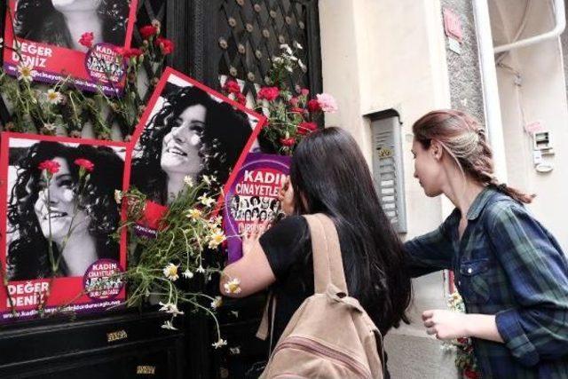 Değer Deniz in Kapısına &Ccedil;i&ccedil;ek Bıraktılar... 1