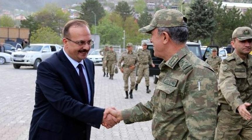 Kara Kuvvetleri Komutanı Orgeneral Akar Hakkari&rsquo;de