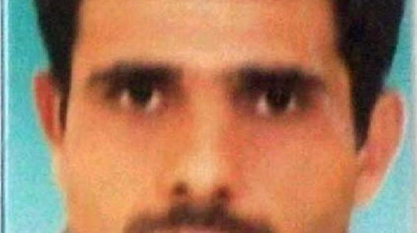 Tarlaya Yuvarlanan Otomobilde Muhtar &Ouml;ld&uuml;, Imam Yaralandı