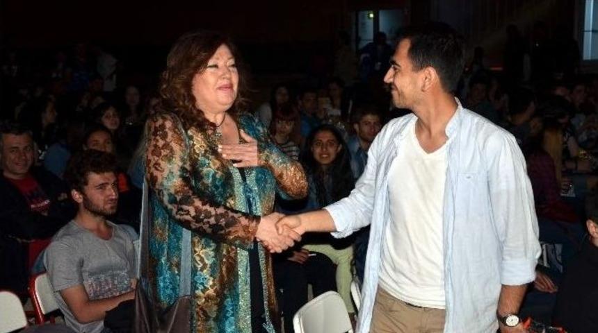 Kendi Filmini Yıllar Sonra Yazlık Sinemada İzledi