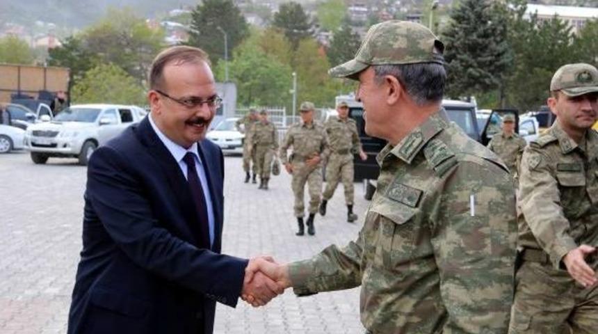 Orgeneral Akar, Vali Canbolat'ı Ziyaret Etti