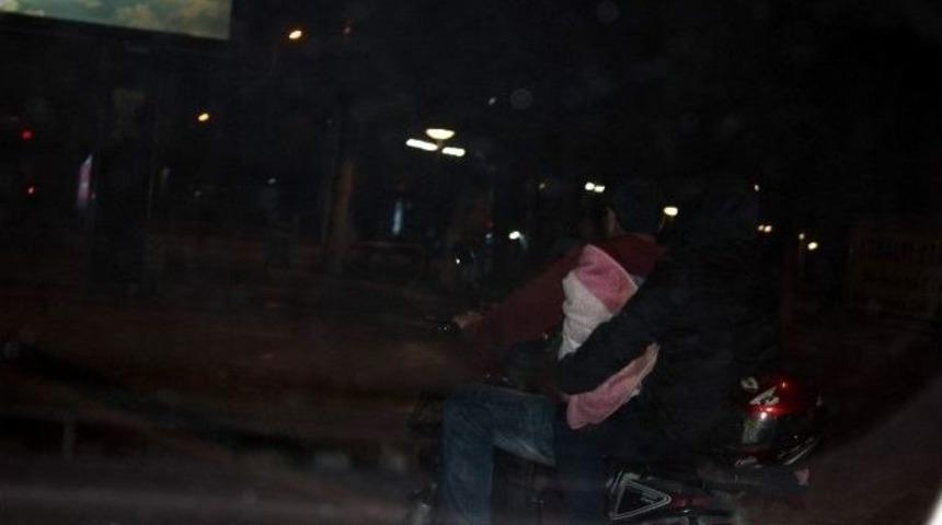 Kundaktaki Bebekle Tehlikeli Yolculuk