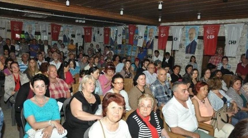Kuşadası Chp, Deniz Gezmiş İ&ccedil;in Anma Etkinliği D&uuml;zenledi