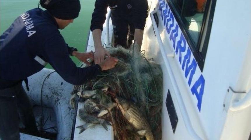 İznik Gölü’nde Kaçak Avlananlara Operasyon