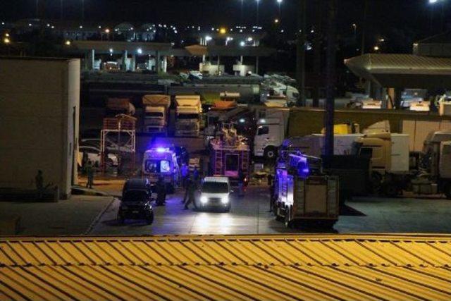 Habur Gümrük Sahasında Araç Yangını Korkuttu 3