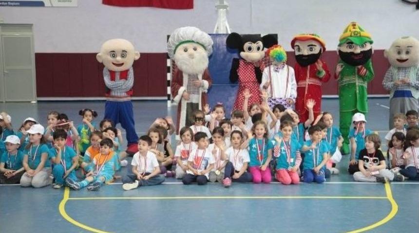 K&uuml;&ccedil;&uuml;k&ccedil;ekmece&rsquo;de Okul &Ouml;ncesi Spor Şenlikleri Başladı