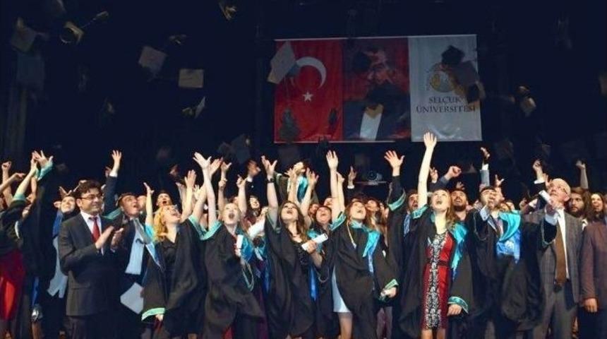 Sel&ccedil;uk, 2014-2015 Eğitim-&ouml;ğretim Yılı Mezunlarını Uğurluyor