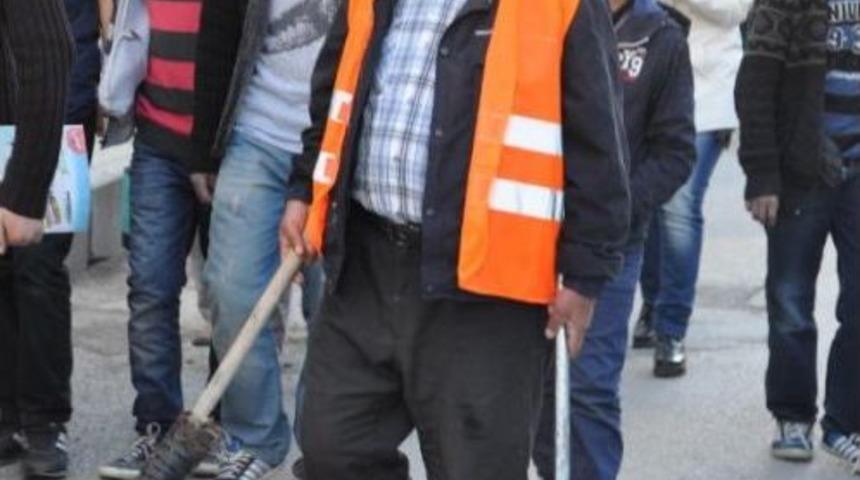 Temizlik Iş&ccedil;isinin Festival Mesaisi