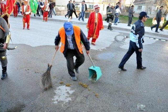 Temizlik Işçisinin Festival Mesaisi