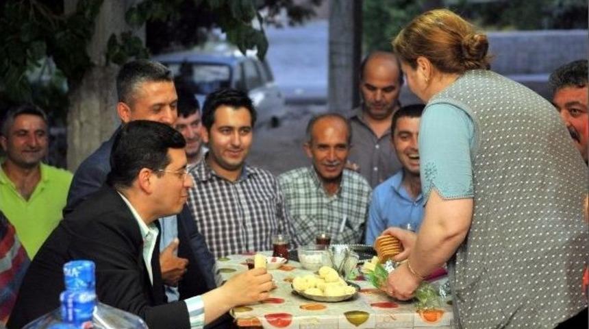 Başkan T&uuml;t&uuml;nc&uuml; Halk Buluşmasına Fatih Mahallesi&rsquo;nde Devam Etti