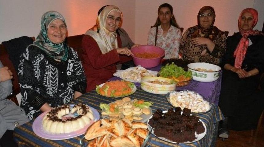 Tarihi Hamam Kına Gecesi İle Hizmete Girdi