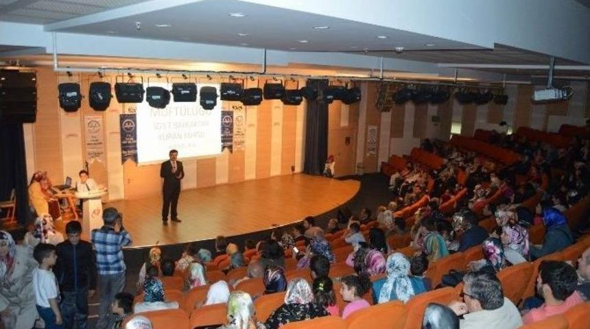 Kuran Kursu Talebeleri G&ouml;sterisiyle İzleyenleri B&uuml;y&uuml;ledi