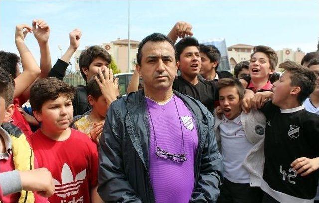 Minik Taraftarlardan Türkmen’e İstifa Çağrısı