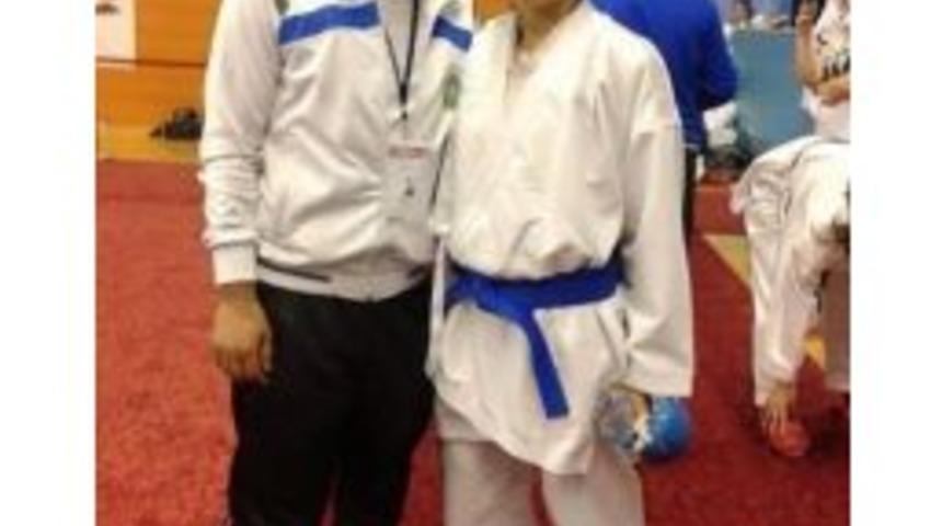 Karatenin Altın Kızı