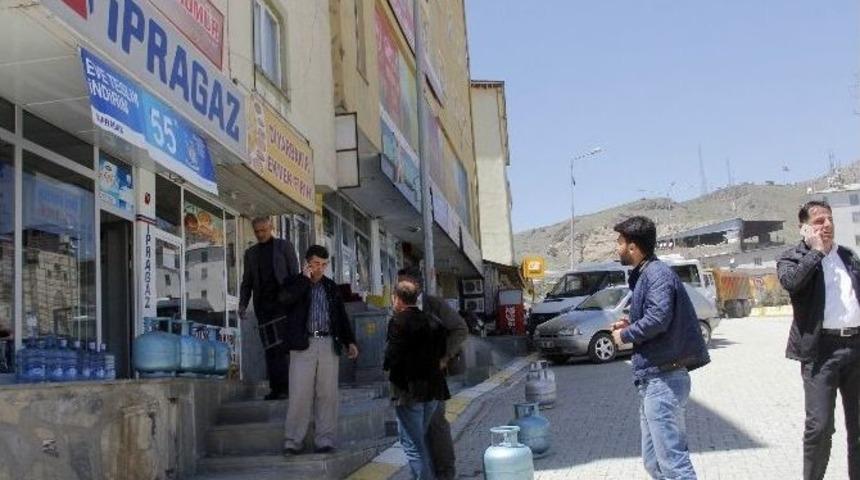 Hakkari&rsquo;de T&uuml;p Bayilerinin Rekabeti Vatandaşa Yaradı
