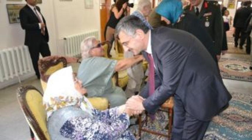 Vali Bektaş&rsquo;tan 8 Mart D&uuml;nya Kadınlar G&uuml;n&uuml; Mesajı