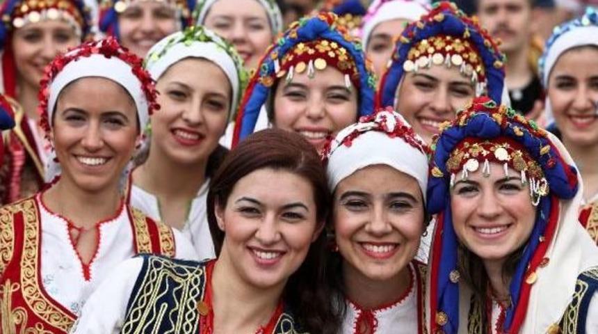 Y&ouml;r&uuml;k Festivali, G&ouml;&ccedil; Duası Ve Y&uuml;r&uuml;y&uuml;şle Başladı