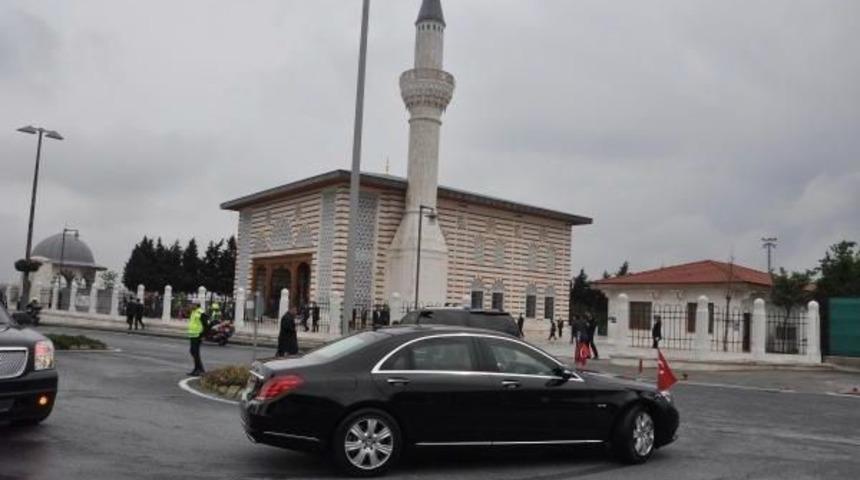 Cumhurbaşkanı Erdoğan Cuma Namazını Hazerfan Ahmet &Ccedil;elebi Camii'nde Kıldı