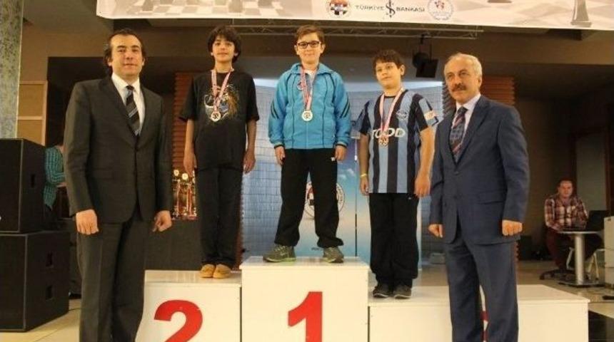 Kağıtsporlu Satran&ccedil;&ccedil;ılardan Derece