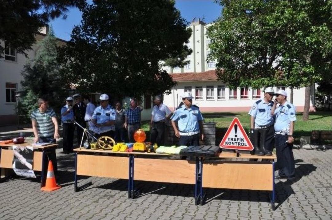 Edremit&rsquo;te Karayolları Trafik Haftası Kutlandı