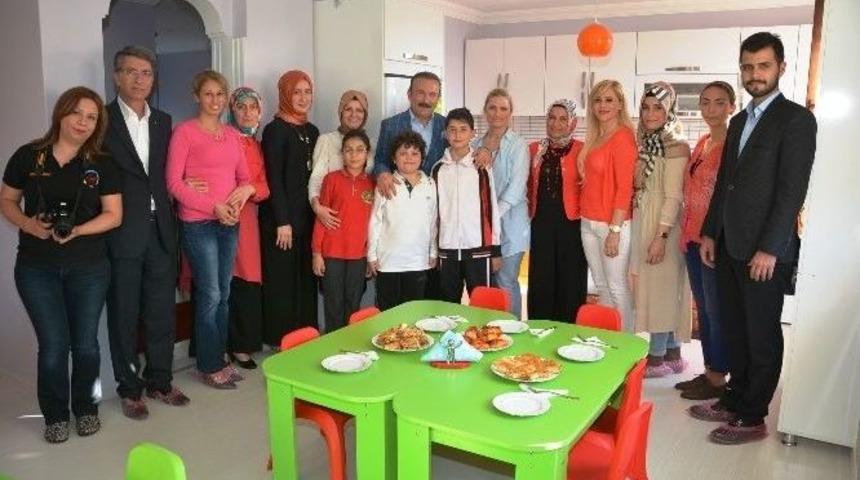 Nevzat Doğan, Miniklerle Buluştu