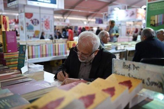 Prof. Dr. Sırma’dan Okuma Tavsiyesi