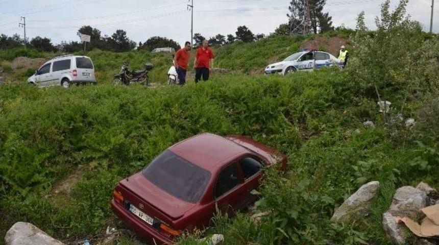 Otomobil Kızılırmak Kenarına U&ccedil;tu