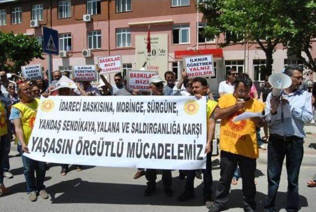 Okul Kapısında M&uuml;d&uuml;r Ve Sendikacı Kavgası 2