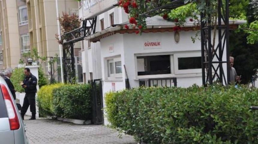 Adliye Lojmanlarının G&uuml;venlik Polisine Bı&ccedil;aklı Saldırı