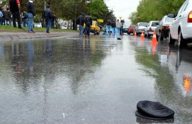 Önce Kamyonetin, Ardından Taksinin Çarptı, Öldü