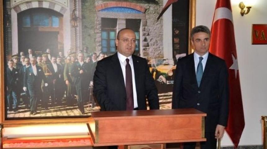 Başbakan Yardımcısı Akdoğan, Vali Baruş&rsquo;u Ziyaret Etti