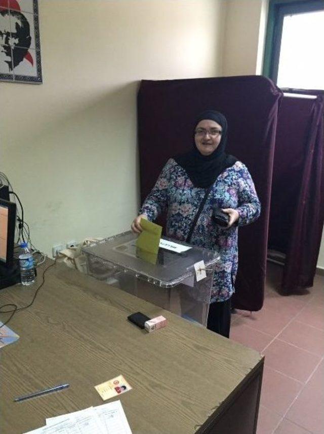 Zonguldak Havalimanı’nda Oy Kullanma İşlemi Başladı