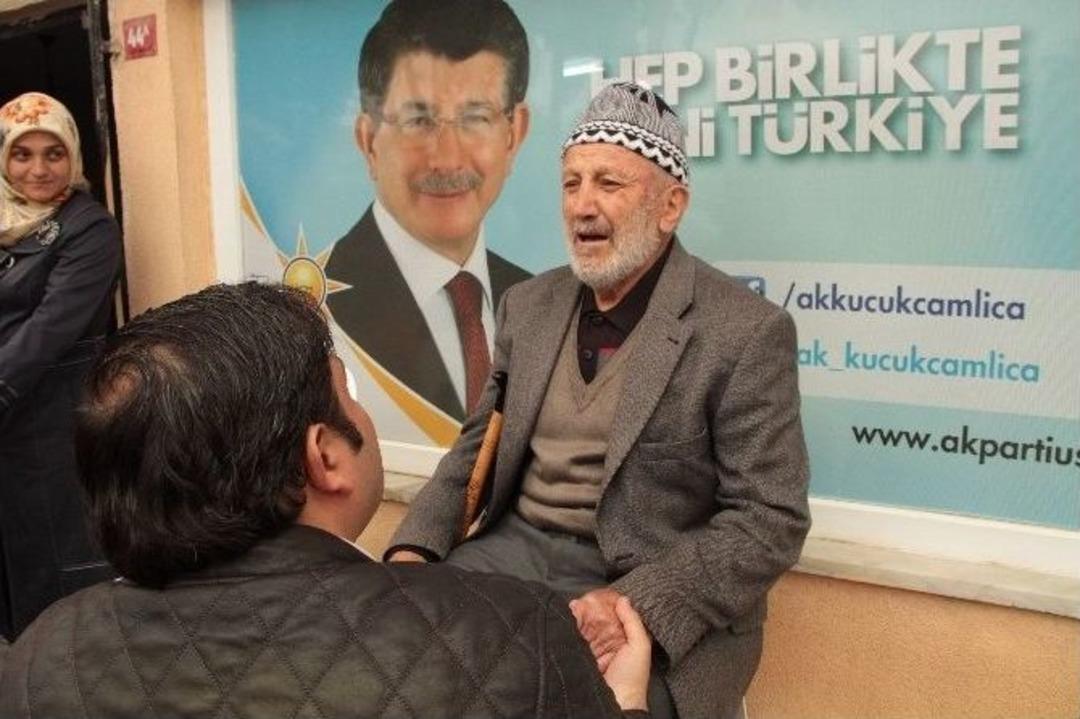 Ak Parti&rsquo;li Aday Şener, &Uuml;sk&uuml;dar&rsquo;da &Ccedil;alışmalarını S&uuml;rd&uuml;rd&uuml;