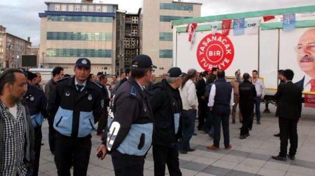 Erzurum'da Chp'nin Stant Açmasına Müdahale