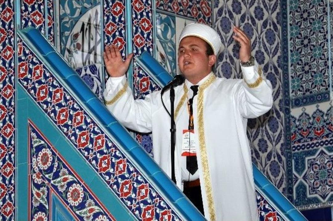 Gen&ccedil; Hatipler Minberde Hutbe Okuma Yarışması