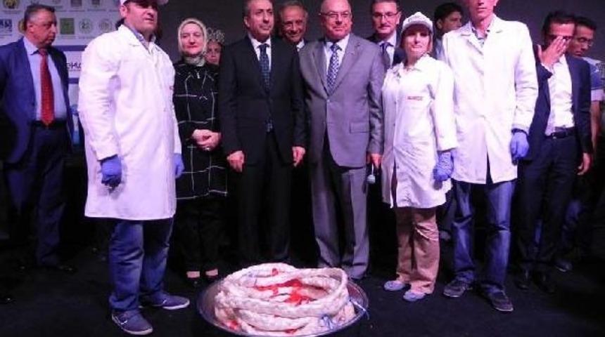 S&uuml;t Bayramı Bakan Eker'le A&ccedil;ıldı