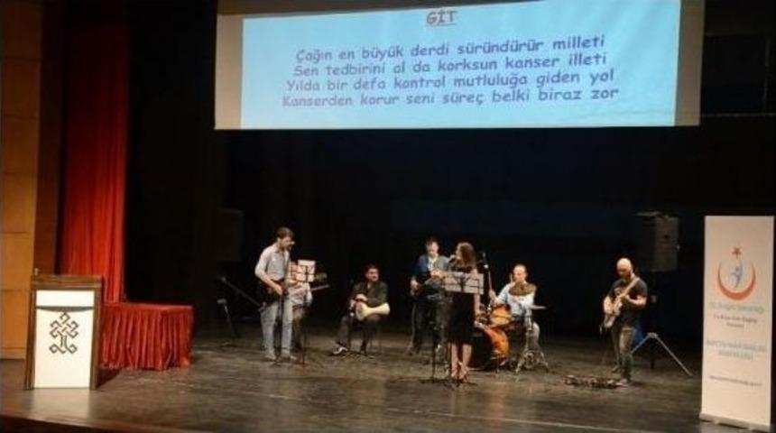 Sağlık &Ccedil;alışanları Kansere Şarkılarla &rsquo;dur&rsquo; Dedi