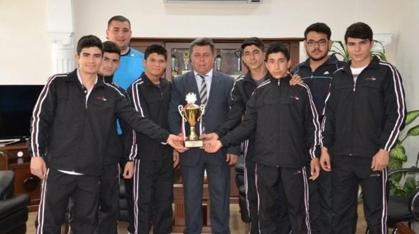 Aydın Halterde 59 Kul&uuml;b&uuml; Geride Bıraktı