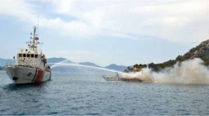 Milyon Dolarlık Yat Yandı