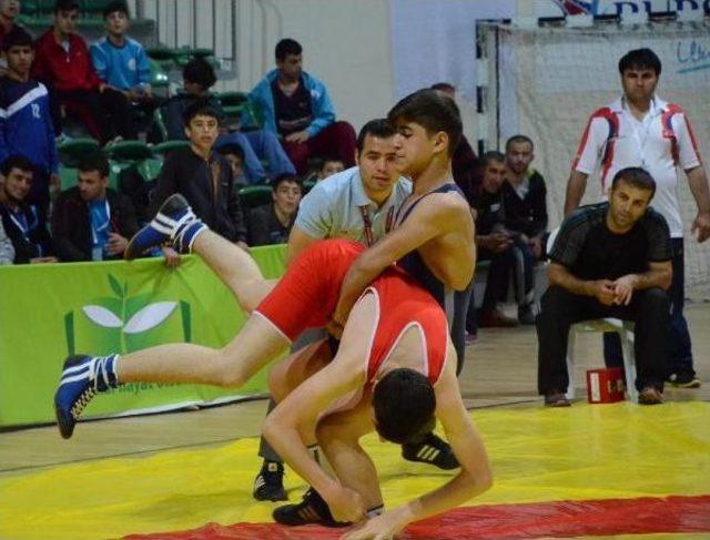 Minikler T&uuml;rkiye G&uuml;reş Şampiyonası Bursa&rsquo;Da Başladı 1