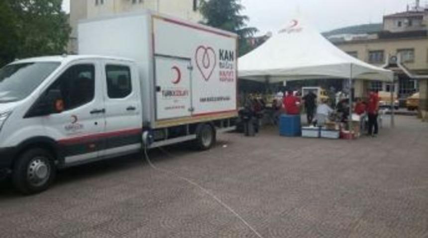 Kızılay Cide&rsquo;de &Ccedil;adır Kurdu