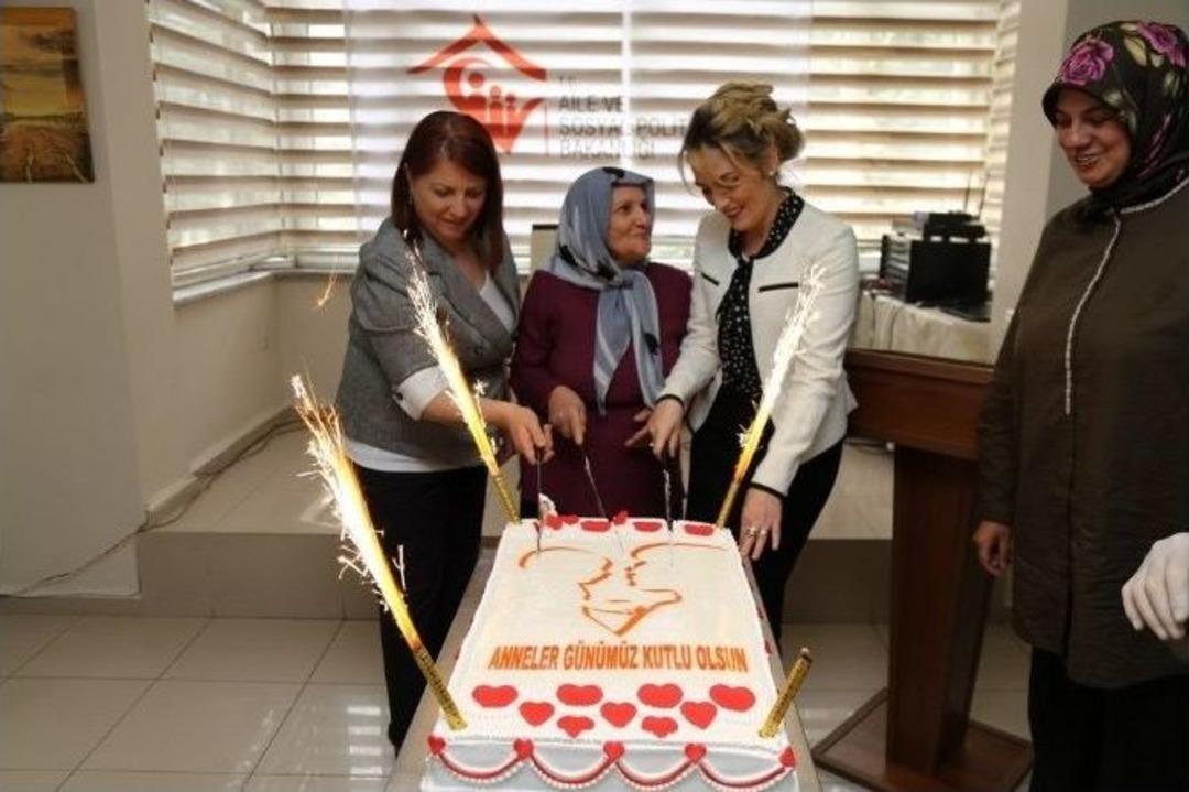 G&uuml;m&uuml;şhane&rsquo;de Anneler G&uuml;n&uuml; Kutlaması