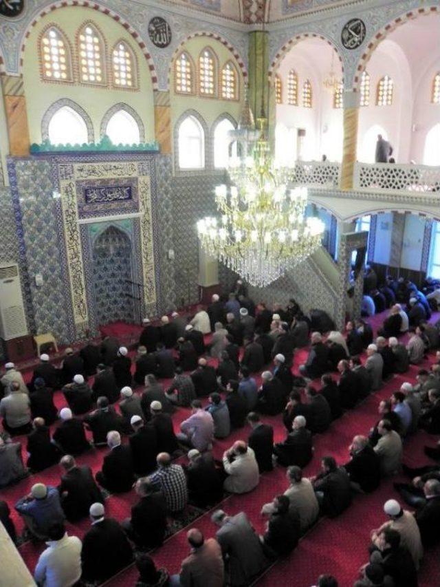 Depremde Hasar Gören Cami 16 Yıl Sonra Yenilenecek