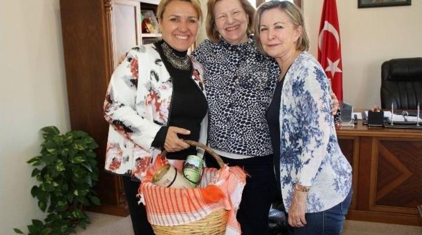 Barones Emma Nıcholson&rsquo;ın Urla Ziyareti