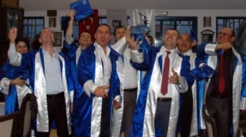 Muhasebeciler Kep Fırlattı