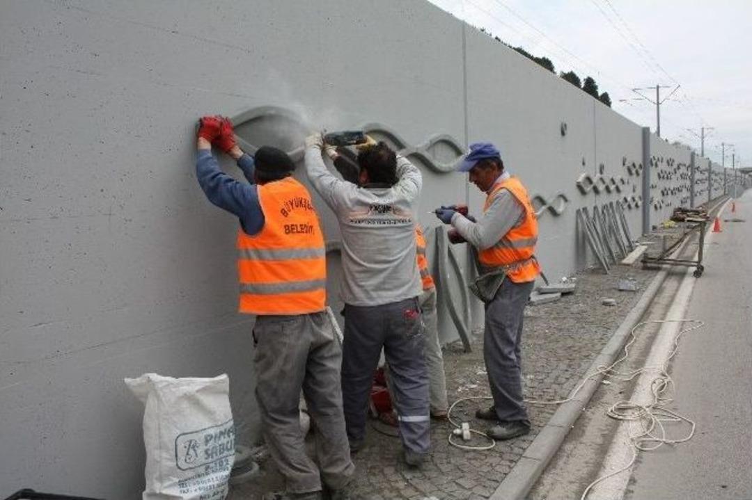 Samsun&rsquo;un Duvarları S&uuml;sleniyor