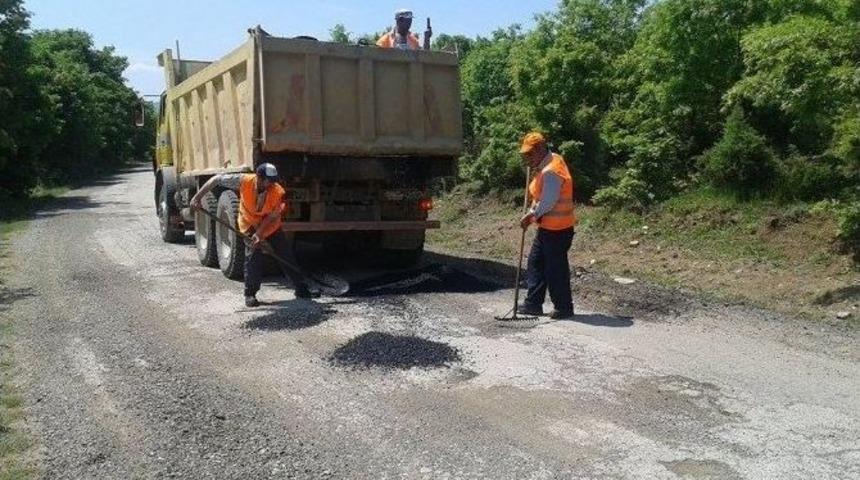 &Ccedil;an&rsquo;da Bozuk Yollar Onarılıyor