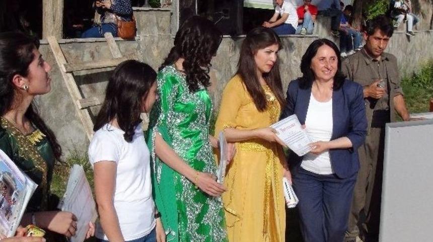 Silvan&rsquo;da Kobanili &Ouml;ğrencilere &Ouml;ğretmenlik Sertifikası Verildi