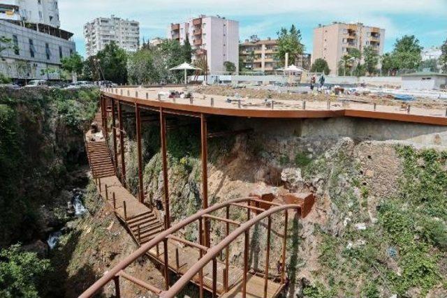 Doğa Harikası Kadınyarı'na Betondan Şelale